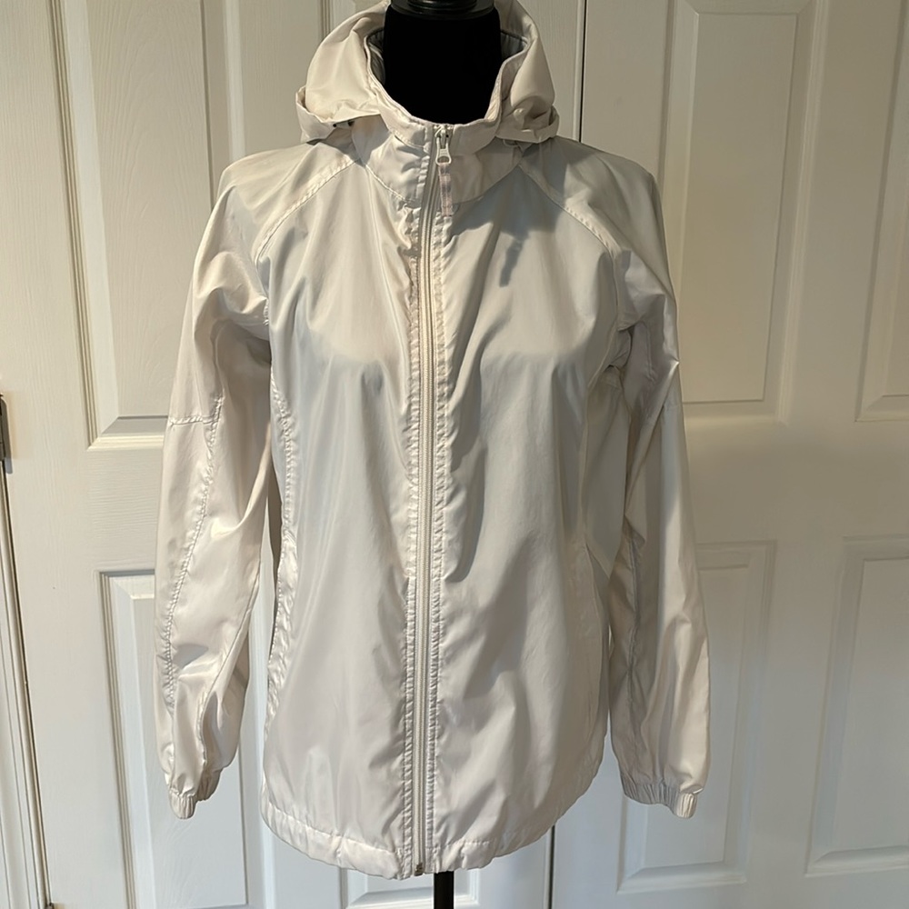 Lightweight Columbia jacket in opal white.